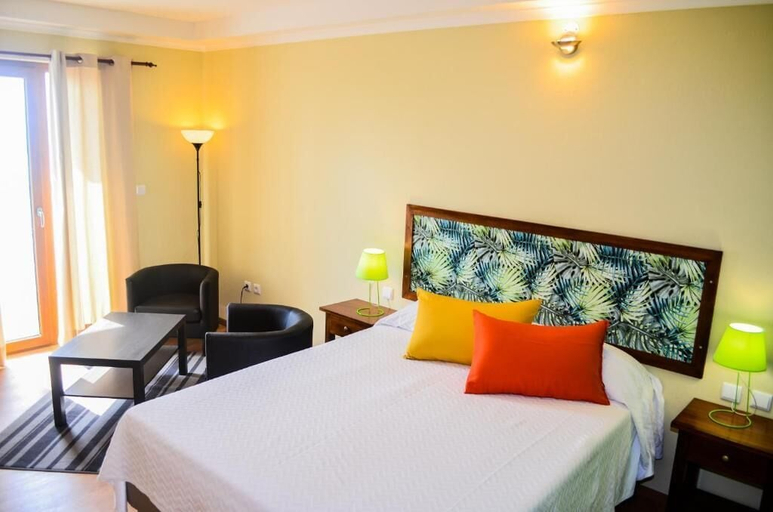 Bedroom 3, Emoyeni Gardens Hotel, Água Grande
