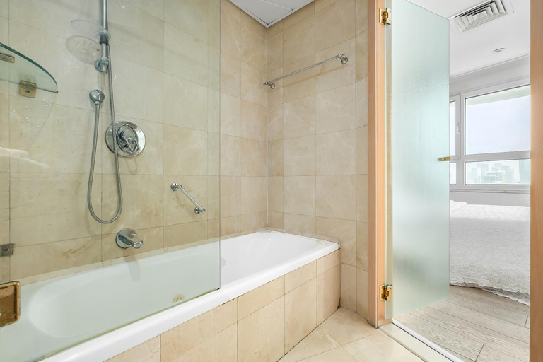 Bathroom 3, Superb Beachfront Apartments with Shelter by Sea N' Rent