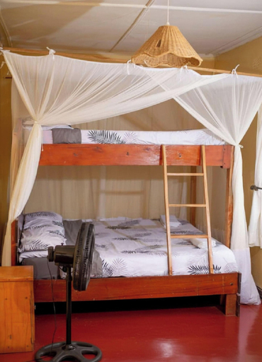 Room 5, The Bay Cottage 4BR Retreat in Cape Maclear, TA Nankumba