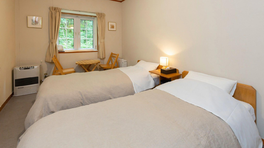 Bedroom 3, Pension VindeRouge, Numata