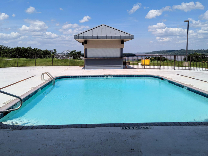 Swimming pool [outdoor], The Hotel Vue, Adams