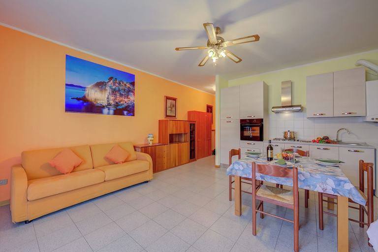 Living area 3, Peter's Cozy Studio-balcony+free Parking, Brescia