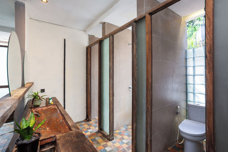 Bathroom 3, Bong Lux Hostel Lembongan, Klungkung