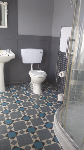 Bathroom 3, Bear House B&B, Ensuite room above the Brachio Cafe, Colyton, Devon