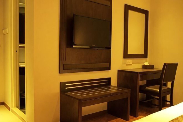 Others 5, Castello Hotel, Kulaijaya
