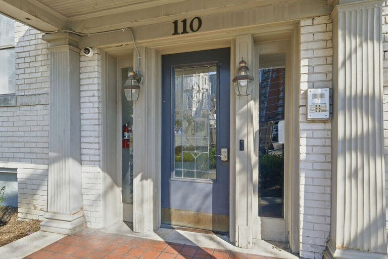 Interior 5, Central 3BR Apt Minutes to Downtown Parking, Davidson