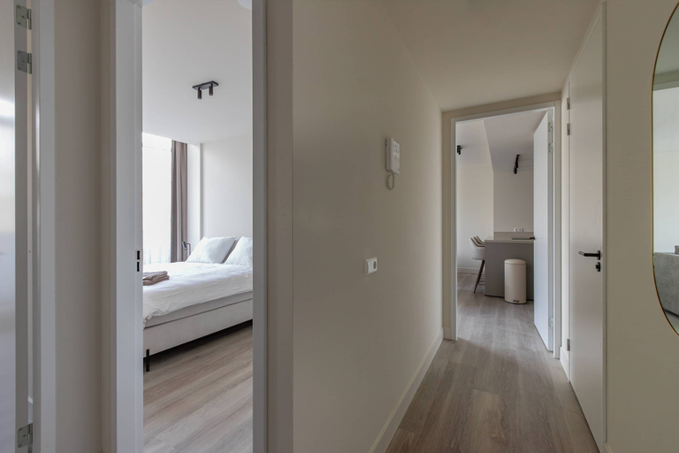 Room 2, Modern 2BR Apartment in Rotterdam Centre, Rotterdam