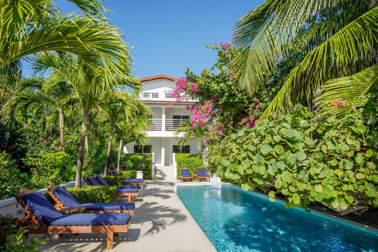 Sport & Beauty, Weezie's Ocean Front Hotel and Garden Cottages