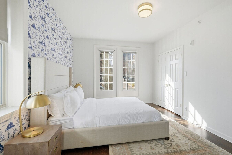 Interior 2, Central 3BR Apt Minutes to Downtown Parking, Davidson