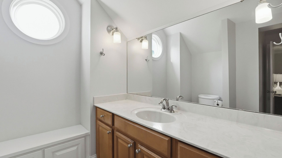 Bathroom 4, Lakefront 6bdr, Priv Dock, Game Room, Firepit Jake's Lake House by Avantstay, Lincoln