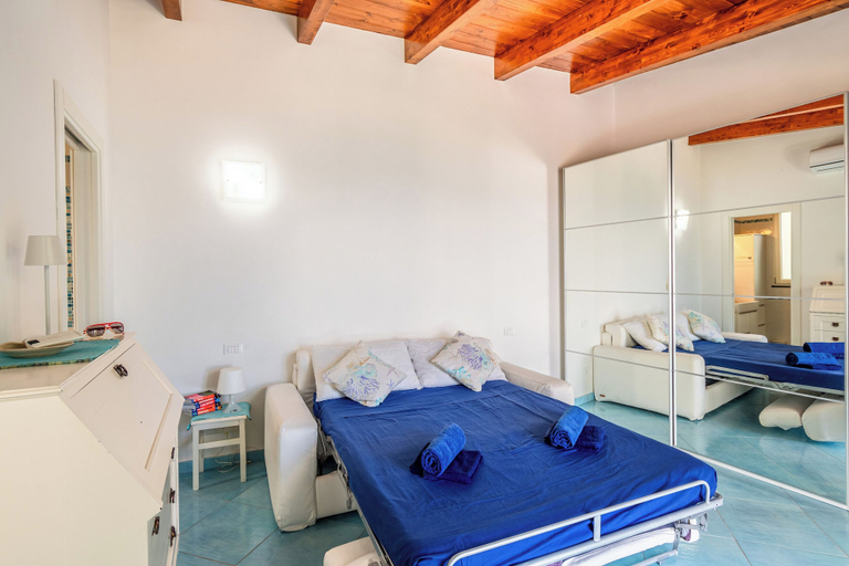 Bedroom 4, Dependance Castiglione With Pool And View, Napoli