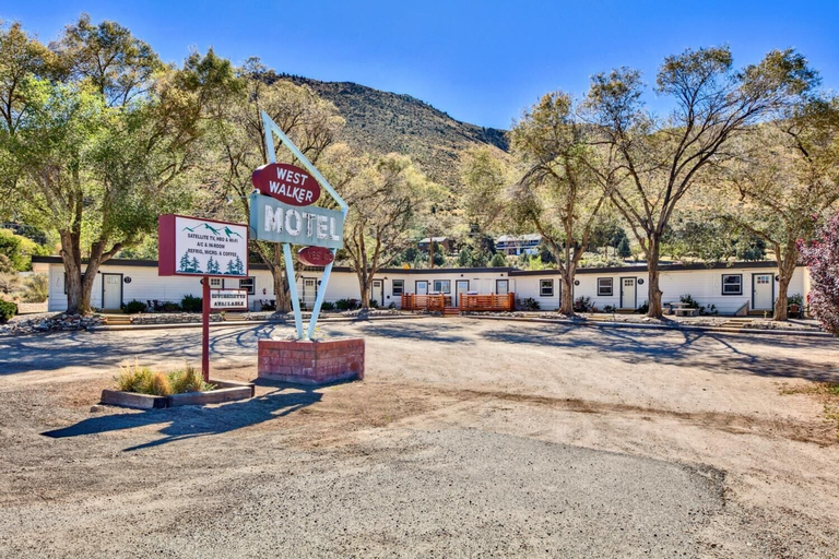 Property grounds 4, The Historic West Walker Motel, Mono