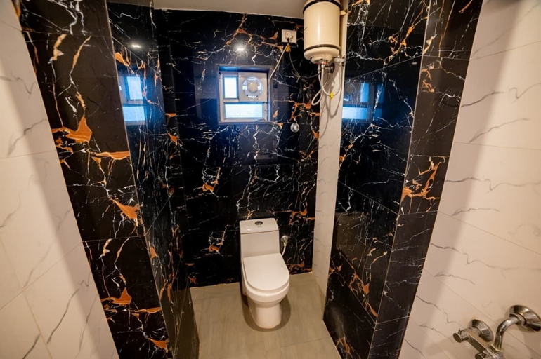 Bathroom 3, Hotel Sonajhuri, Purba Medinipur