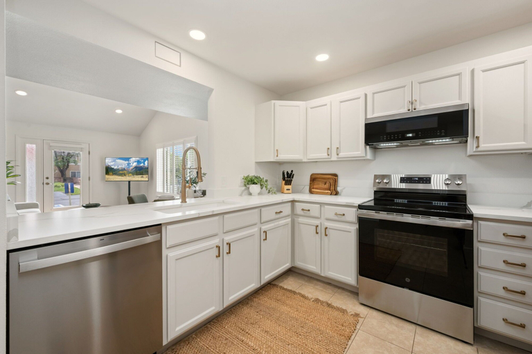 Private kitchen 3, Cowboy Cottage Garage, Bikes, Near Park & Trails, Larimer