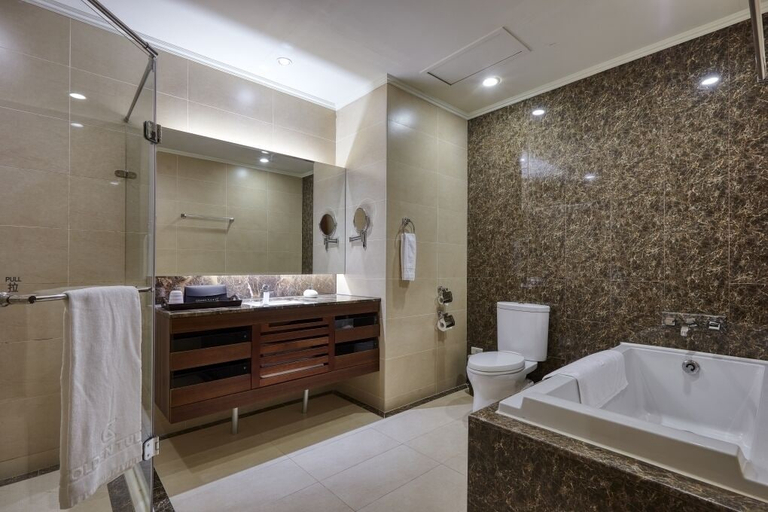 Bathroom 5, Golden Tulip - Aesthetics, Miaoli