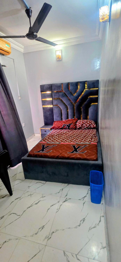Others 5, Femlister, Amuwo Odofin