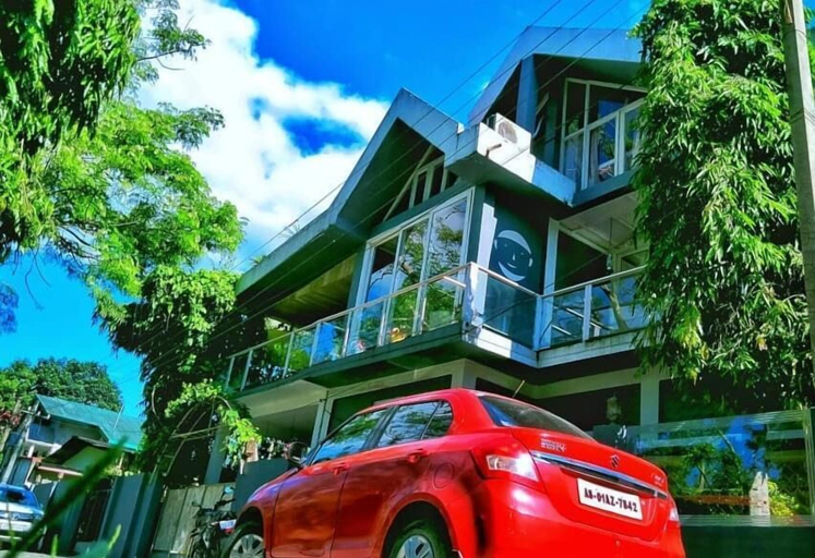 Exterior & Views