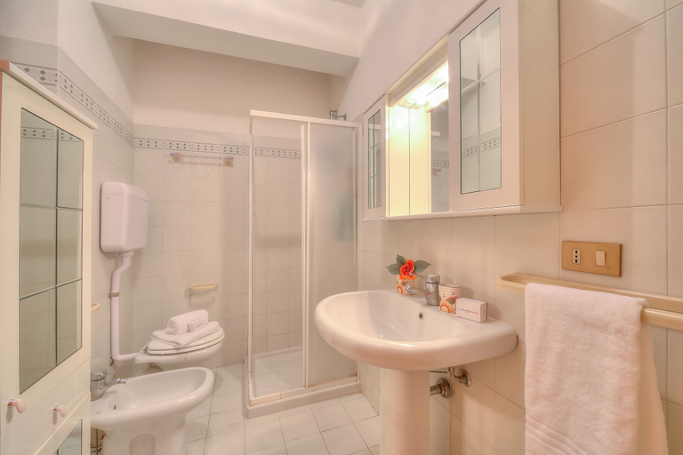 Bathroom, Peter's Cozy Studio-balcony+free Parking, Brescia