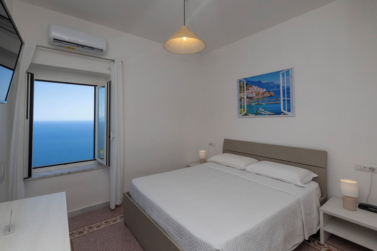 Bedroom 5, Villa Pino, Salerno