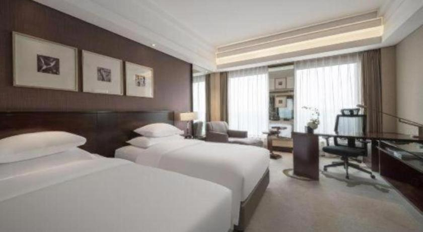 Bedroom 2, New Century Hangzhou Grand Hotel, Hangzhou