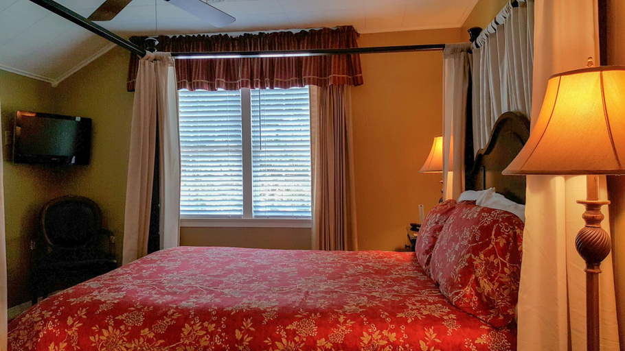 Room 3, Andrew Morris House Bed and Breakfast, Natchitoches