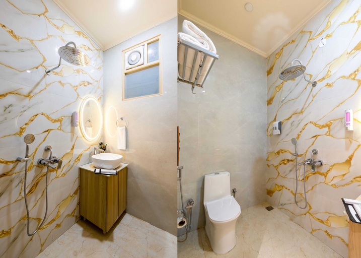 Bathroom 5, Hotel Silver Star, Gautam Buddha Nagar