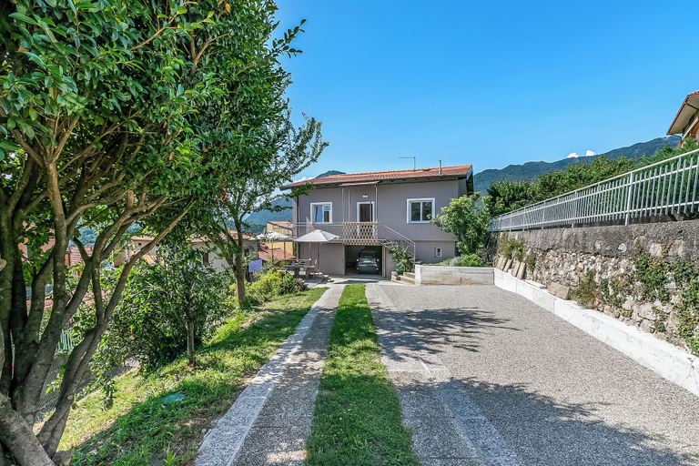 Exterior 5, Casa Tramonti: Mountain-view With Terrace Dining, Varese