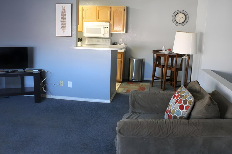 Others 5, Lodge on the River, Mohave