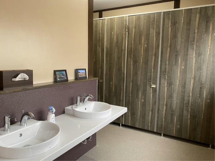 Bathroom 3, Seaside Inn Hakuo <Ikinoshima>, Iki