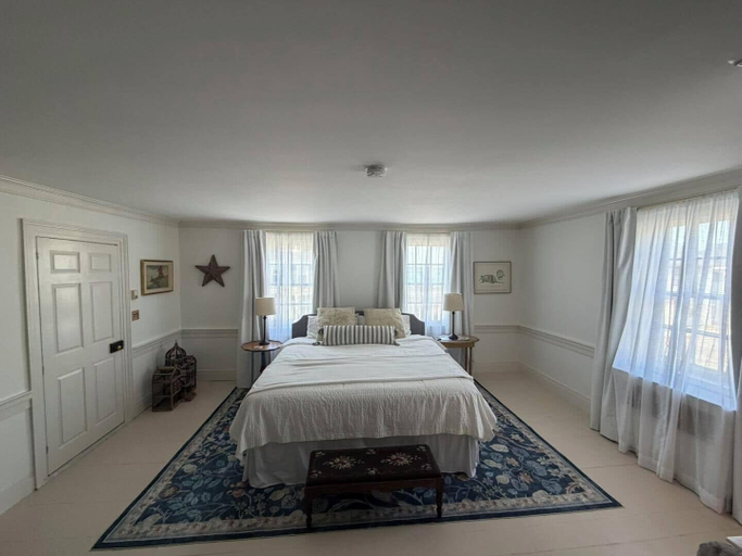 Room 5, Windsor House Inn, Charlotte