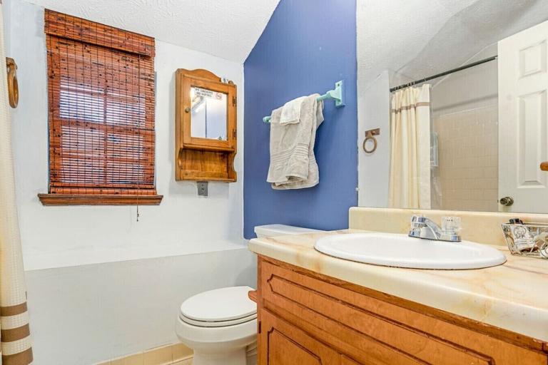 Interior 4, 413) Massive 3 Bedroom With Fenced Yard!, Clayton