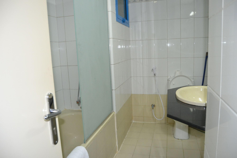 Bathroom 4, Sky Hotel Apartments, Dubai