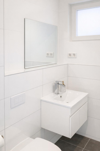 Bathroom 3, Ado Pension, Pinneberg