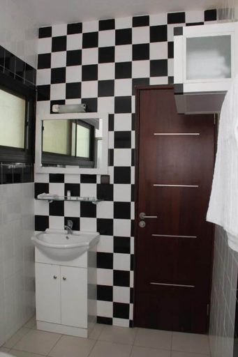 Bathroom 4, résidence hoteliere lauria, Golfe (incl Lomé)