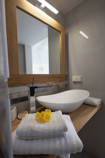 Bathroom 5, Majesty Palm, Saint-François