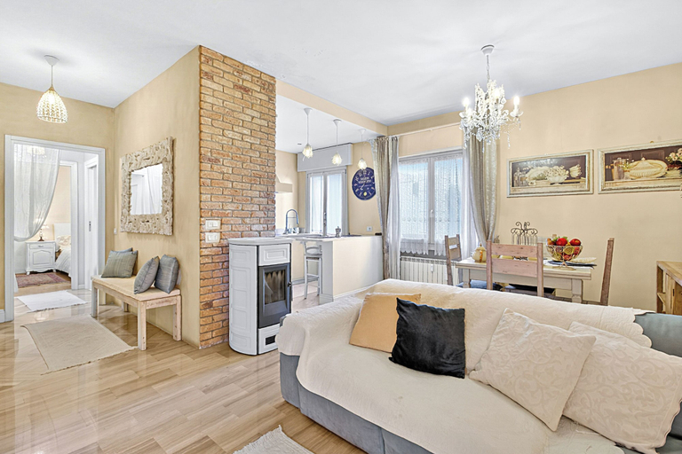 Living area 5, Chic Retreat With Park Central Salo, Brescia