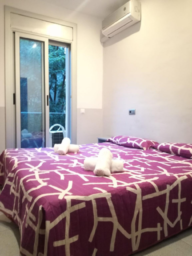 Bedroom 2, Pension San Ramon, Barcelona