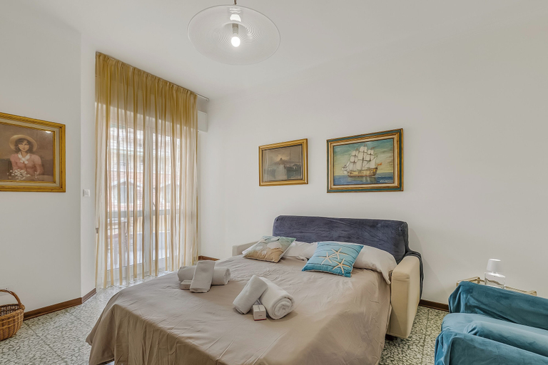 Room 5, La Maison Di Amilcare Central Sanremo Balcony & Wifi, Imperia