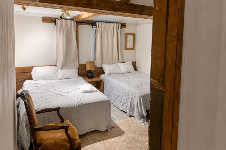 Room 3, Carlton Family Suite, Toronto