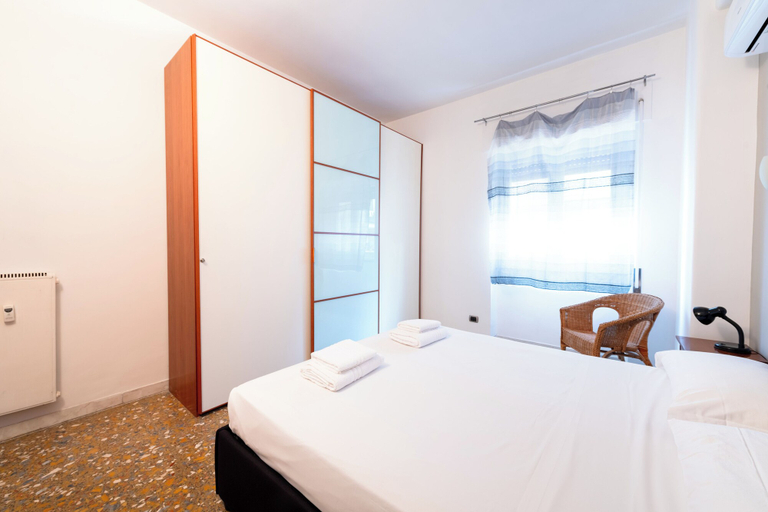 Room 5, Casa di Cristina, Rome