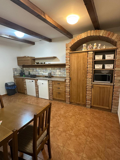 Others 4, penzionMoravia, Břeclav