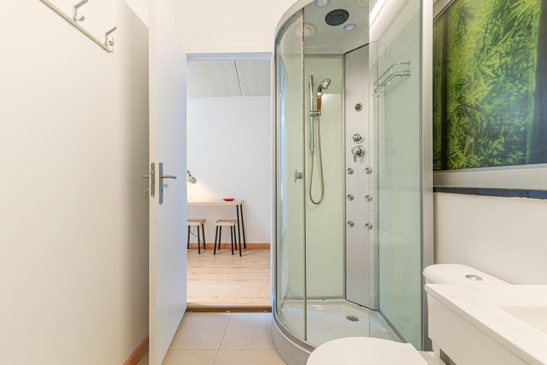 Bathroom 3, Host In Olivenca, Vila Nova de Famalicão