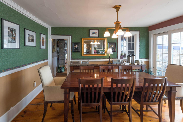 Food & Drinks, Snug Cottage, Barnstable