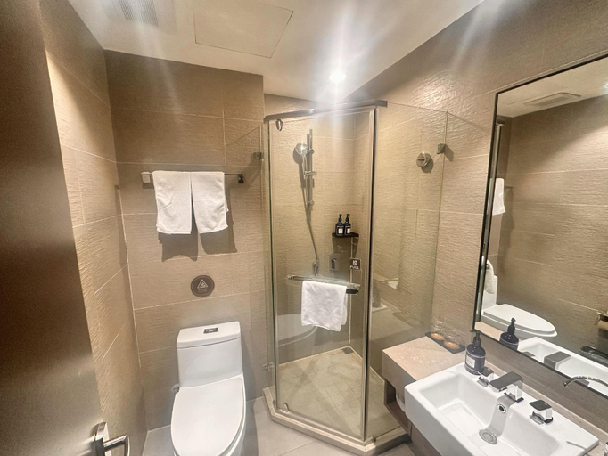 Bathroom 3, Starway Hotel Beijing Guangqumenwai Subway Station, Beijing