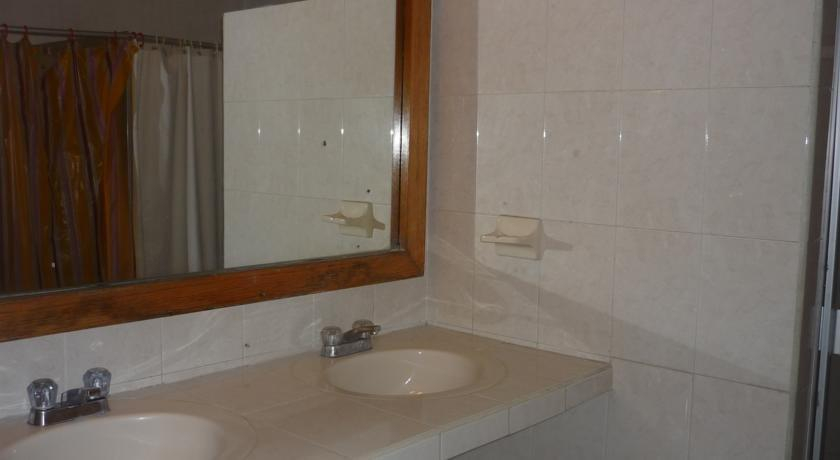 Bathroom, Hotel Las Palmas Cancun Centro, Isla Mujeres