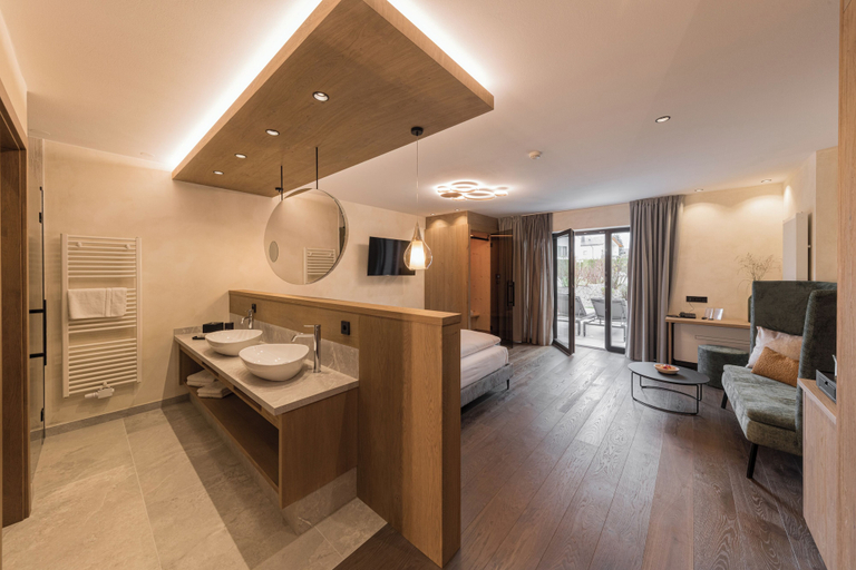 Bathroom 4, Hotel Sun, Bolzano