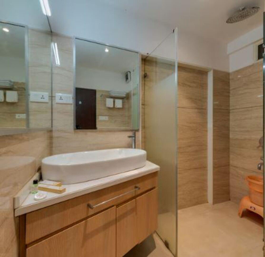 Bathroom 2, Hotel Icon Inn, Sangli