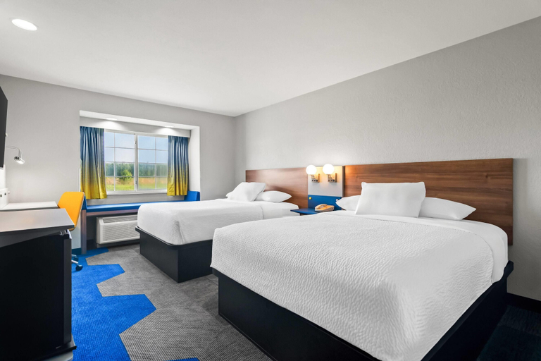 Bedroom 3, Microtel Inn & Suites By Wyndham Joplin, Newton
