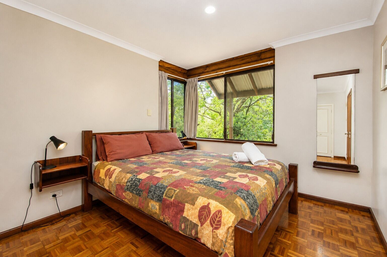 Room 3, Snotty Gobble, Busselton