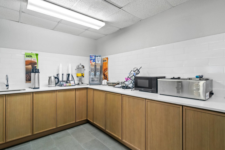 Food & Drinks 5, Microtel Inn & Suites By Wyndham Joplin, Newton